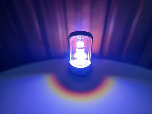 Farol a pilas arcoíris