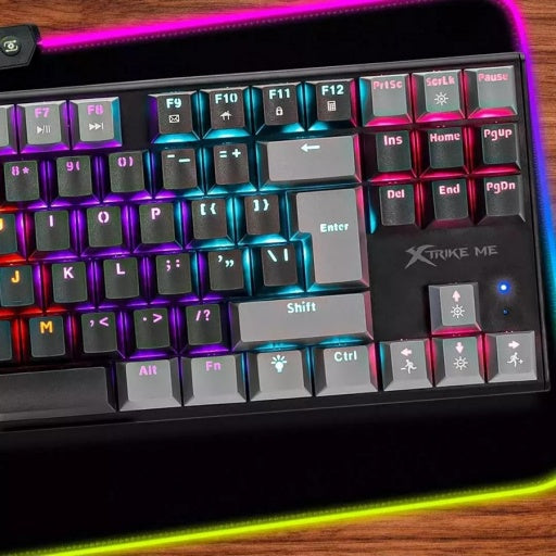Teclado mecánico gamer Xtrike Me GK-989B RGB USB